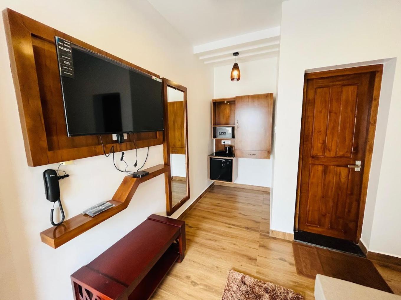 Grb Resort Thiruchendur Exterior photo